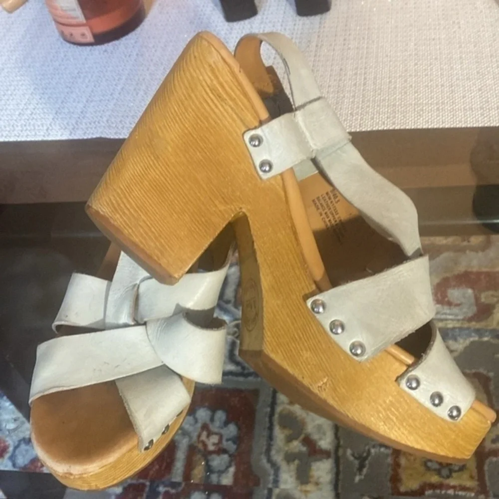 Jaclyn Natural platform sandal by Kork-ease, super comfortable size9
